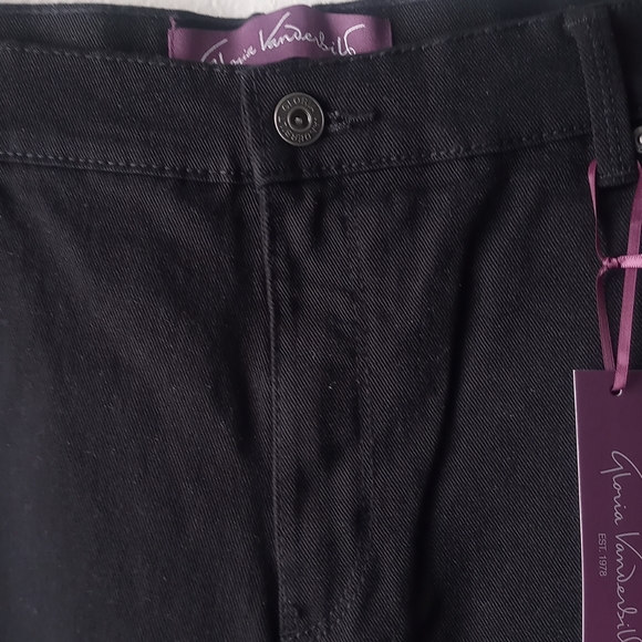 Gloria Vanderbilt Classic Fit Jeans - Picture 3 of 7